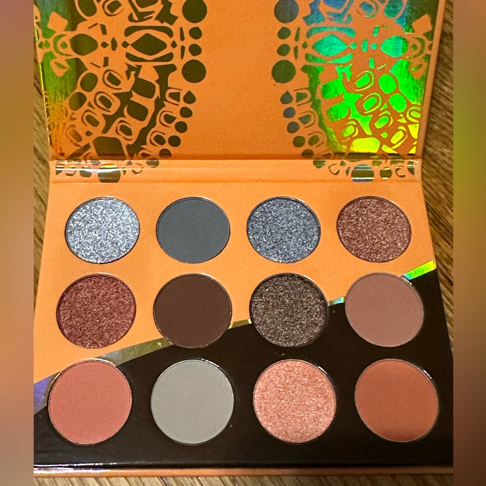 Juvia’s Place Nubian 3 Coral Eyeshadow Palette